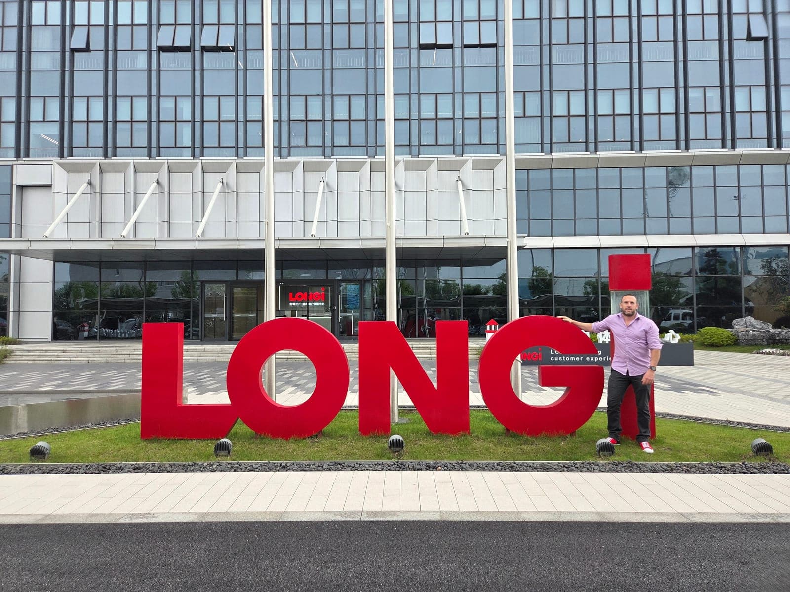 Flux Renewables team visiting the LONGi solar panel manufacturing facility in China